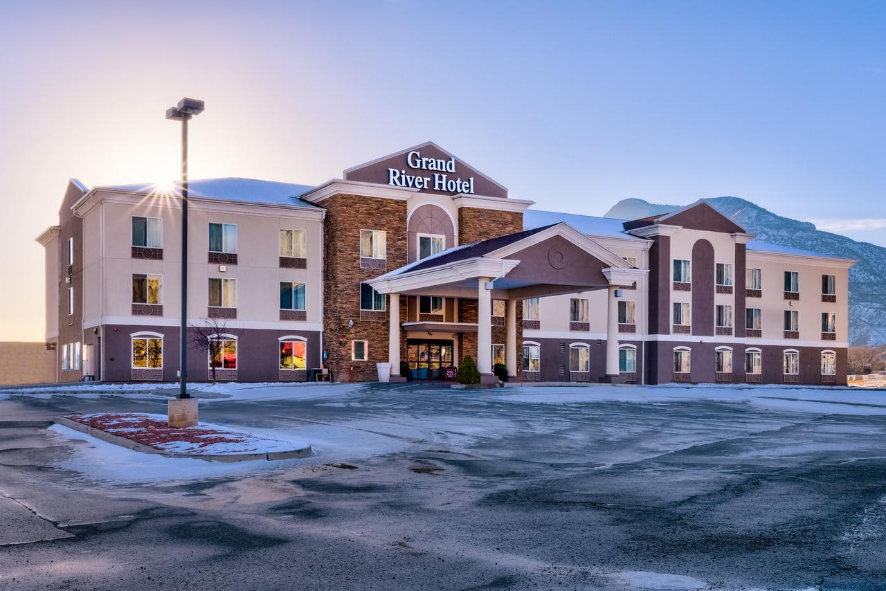 Grand River Hotel Parachute Exterior photo