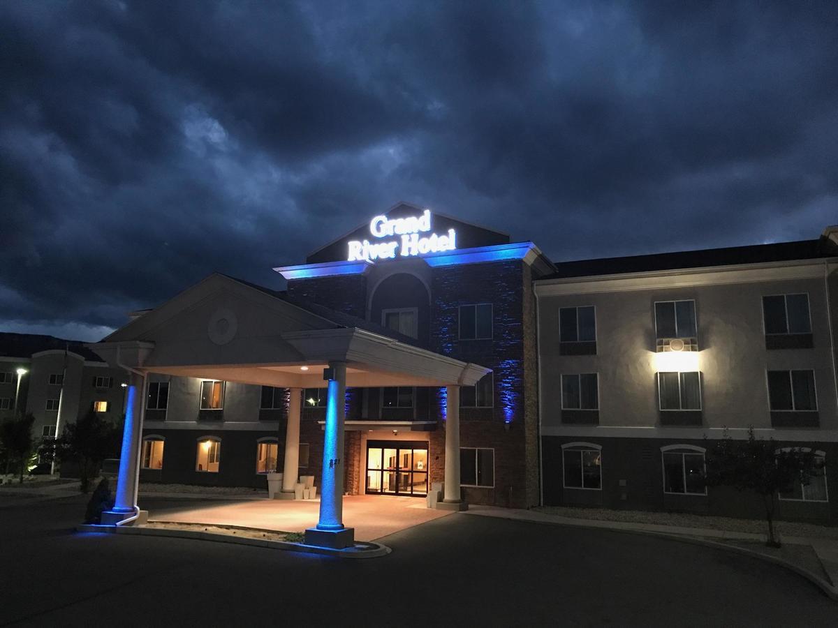 Grand River Hotel Parachute Exterior photo